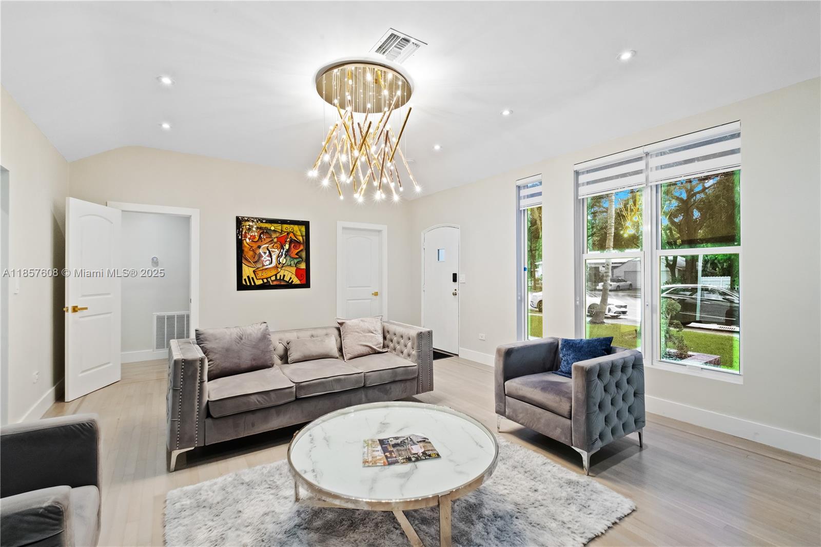 117 4 / 3 2521 sq. ft. $ 2026-01-10 0 Photo