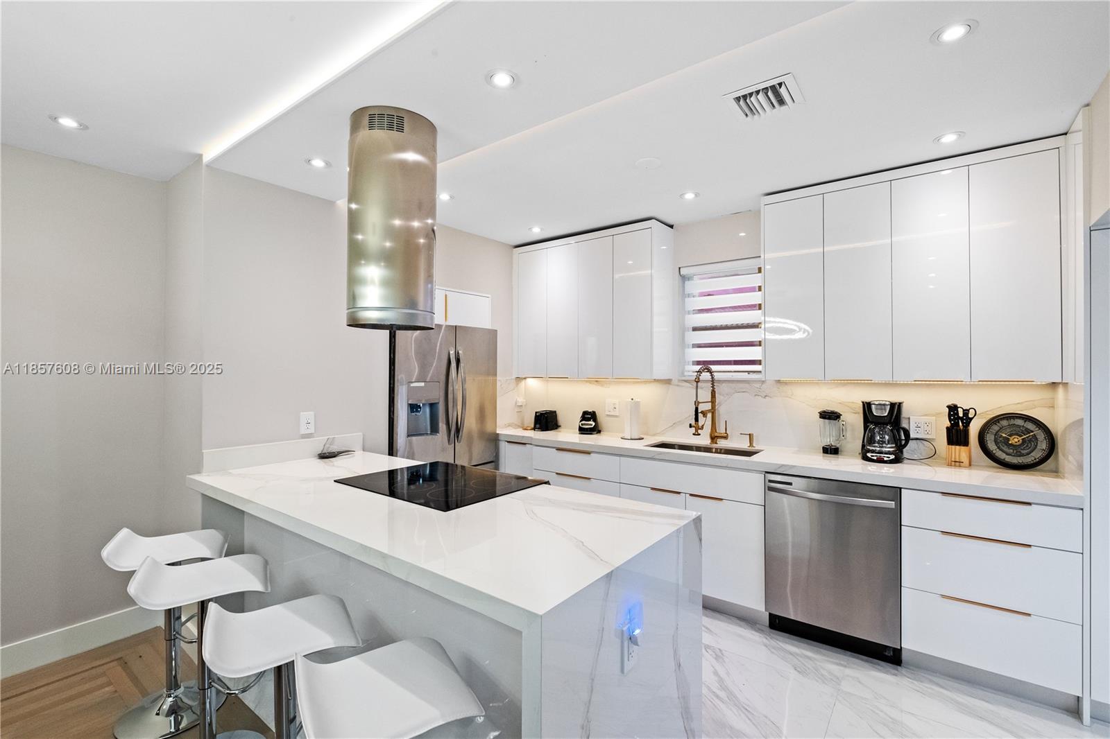 117 4 / 3 2521 sq. ft. $ 2026-01-10 0 Photo