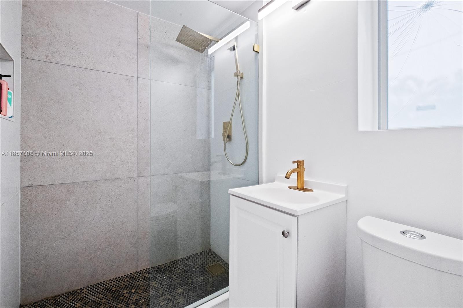 117 4 / 3 2521 sq. ft. $ 2026-01-10 0 Photo