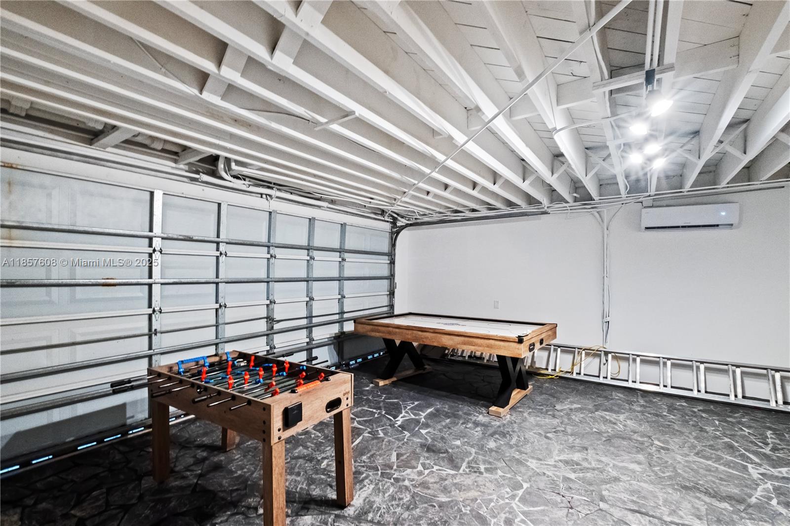 117 4 / 3 2521 sq. ft. $ 2026-01-10 0 Photo