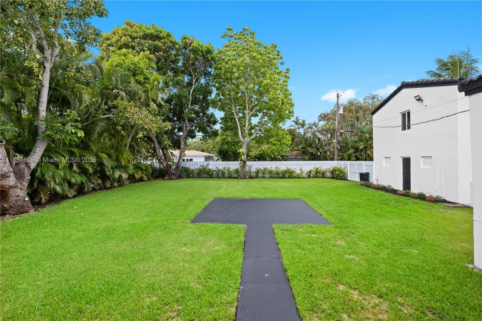 117 4 / 3 2521 sq. ft. $ 2026-01-10 0 Photo