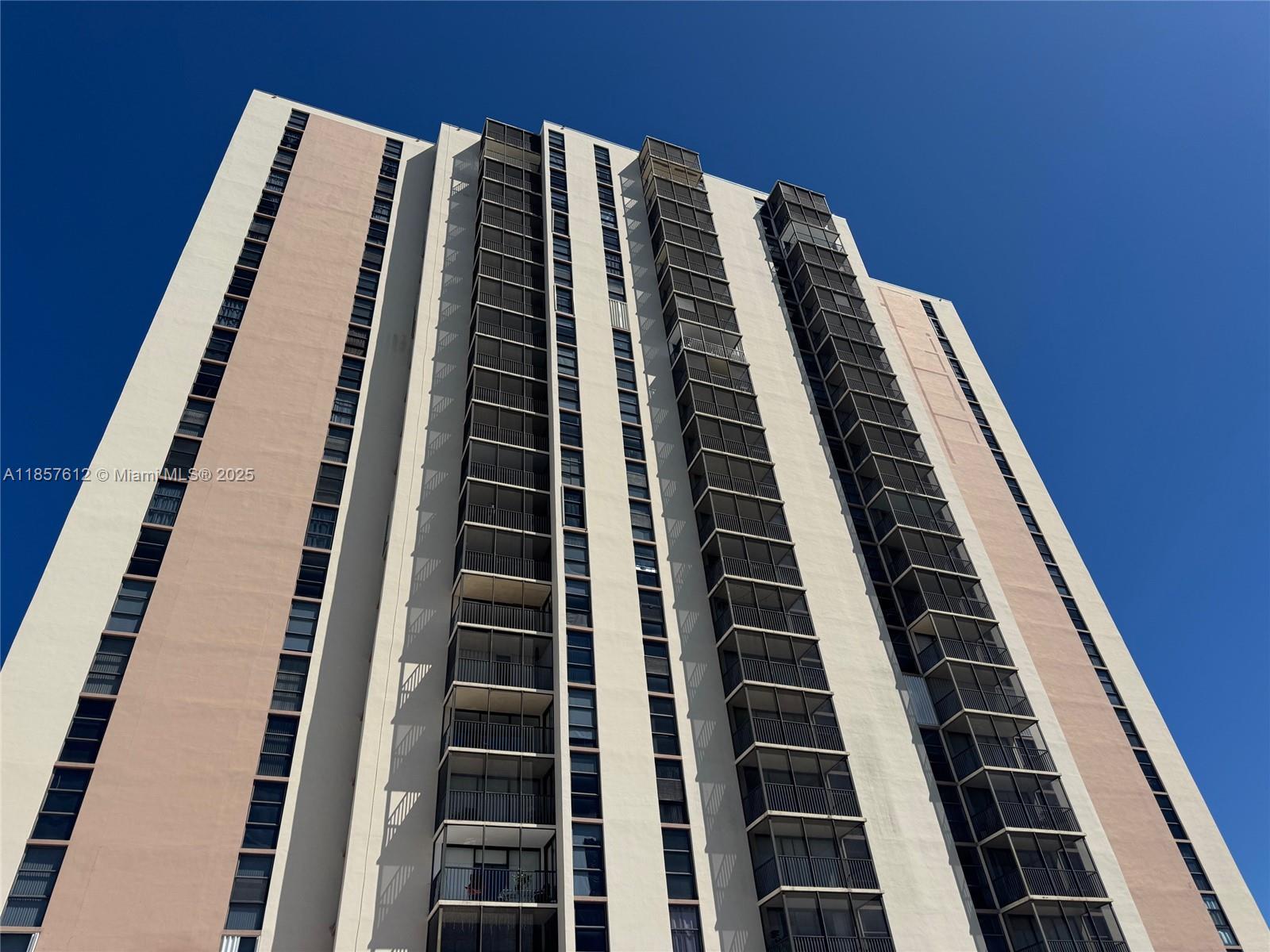 Photo of 20335 Country Club Dr  #1808, Aventura, Florida, 33180 - 