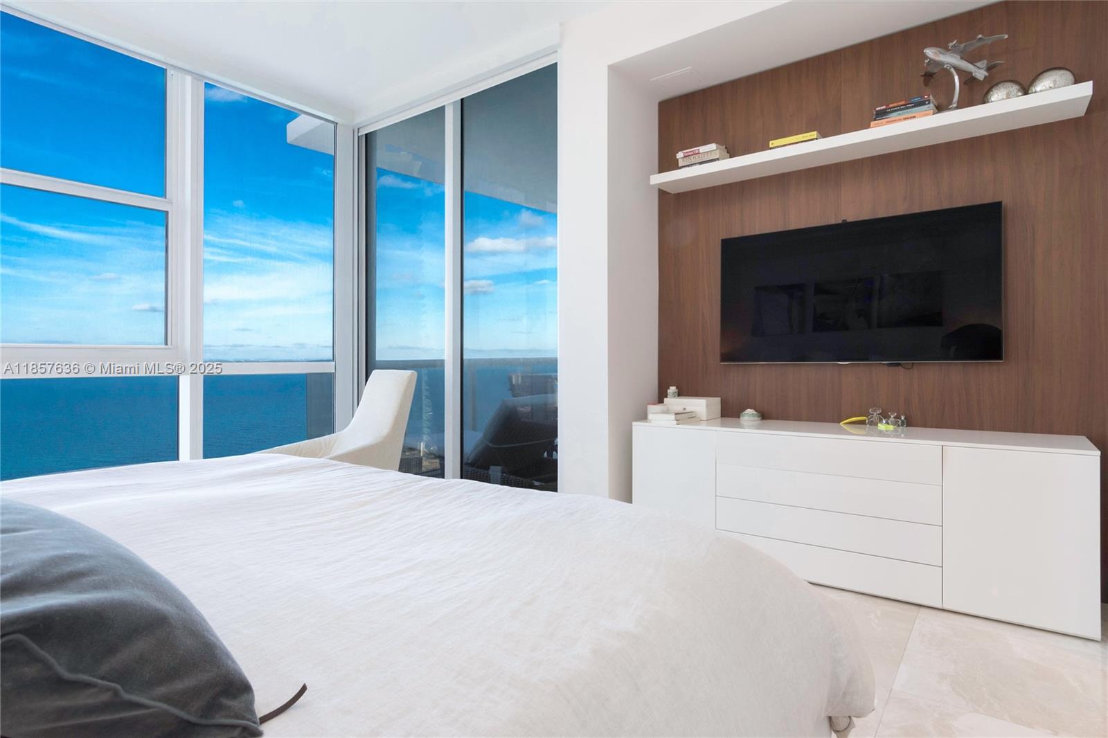 4208 2 / 3 1570 sq. ft. $ 2025-08-12 0 Photo