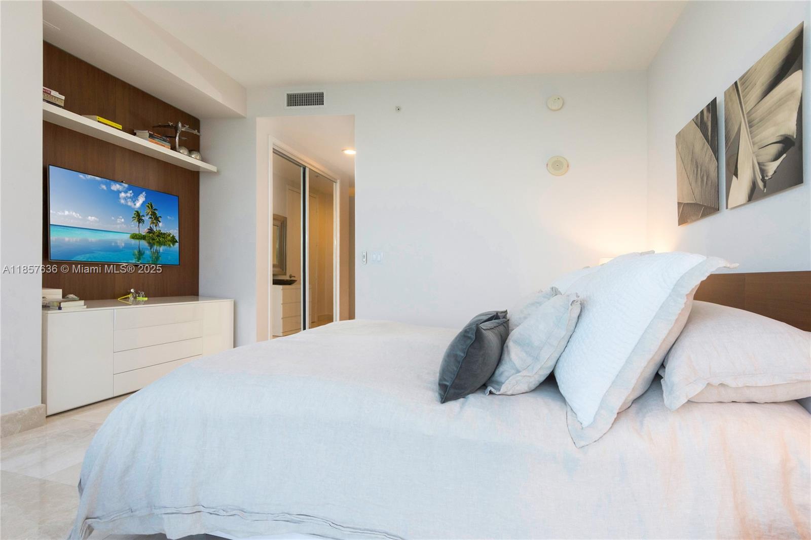 4208 2 / 3 1570 sq. ft. $ 2025-08-12 0 Photo