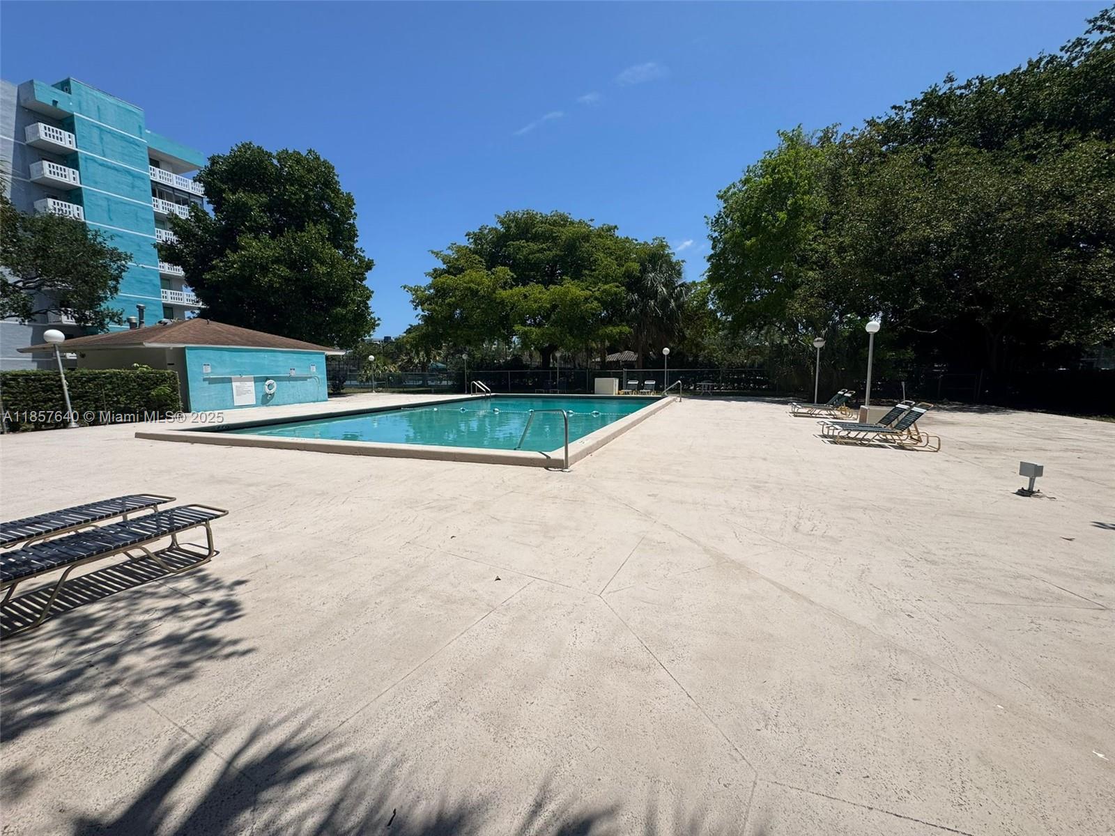 Ver detalles 401 2 / 2 1150 sq. ft. $ 2025-08-12 0 foto