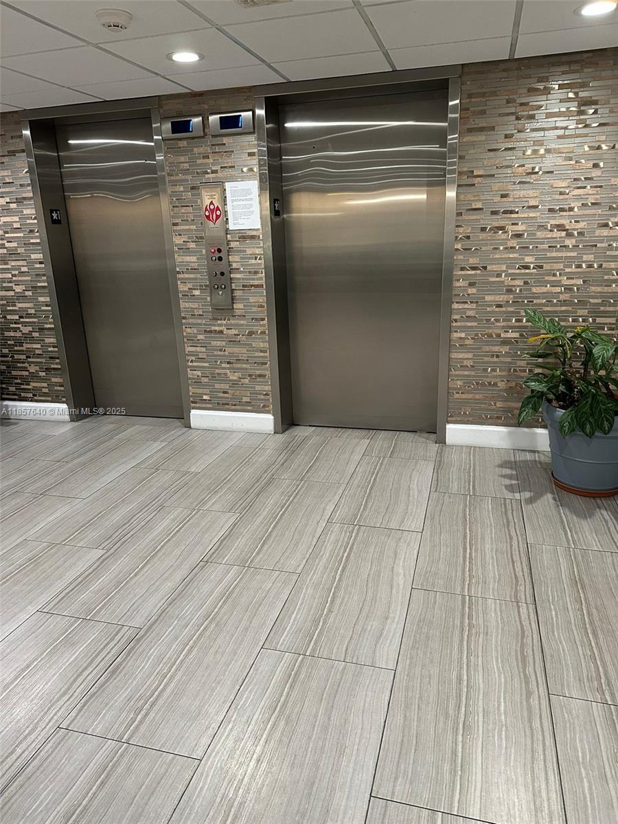 Ver detalles 401 2 / 2 1150 sq. ft. $ 2025-08-12 0 foto
