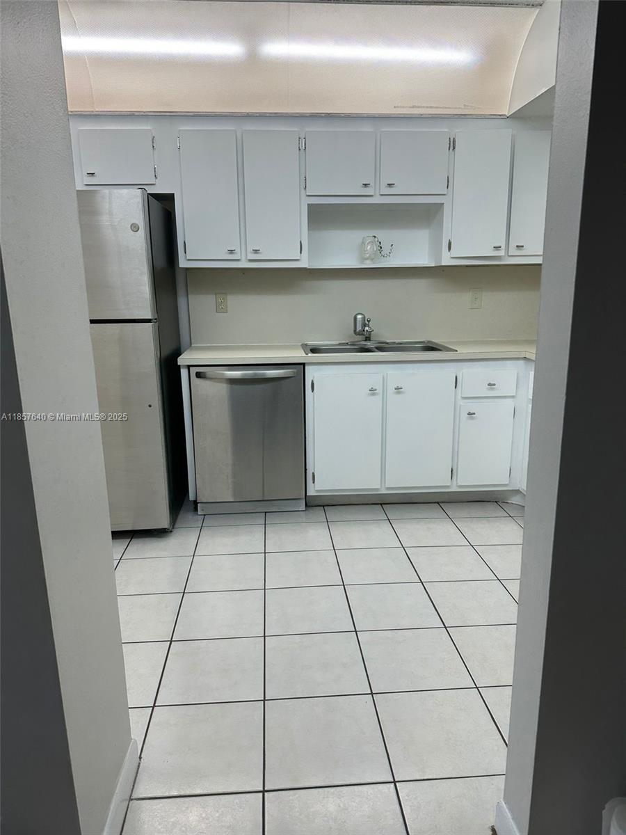 Ver detalles 401 2 / 2 1150 sq. ft. $ 2025-08-12 0 foto