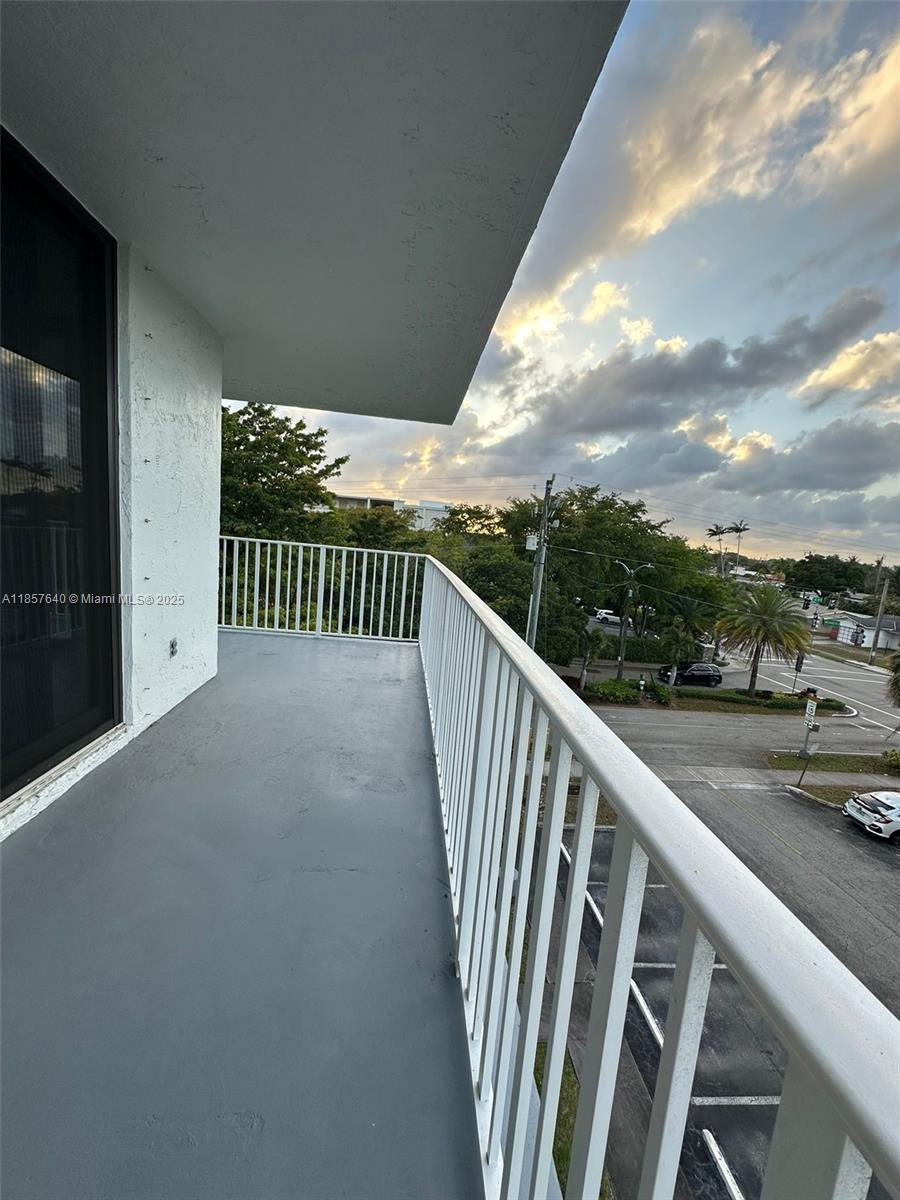 Ver detalles 401 2 / 2 1150 sq. ft. $ 2025-08-12 0 foto