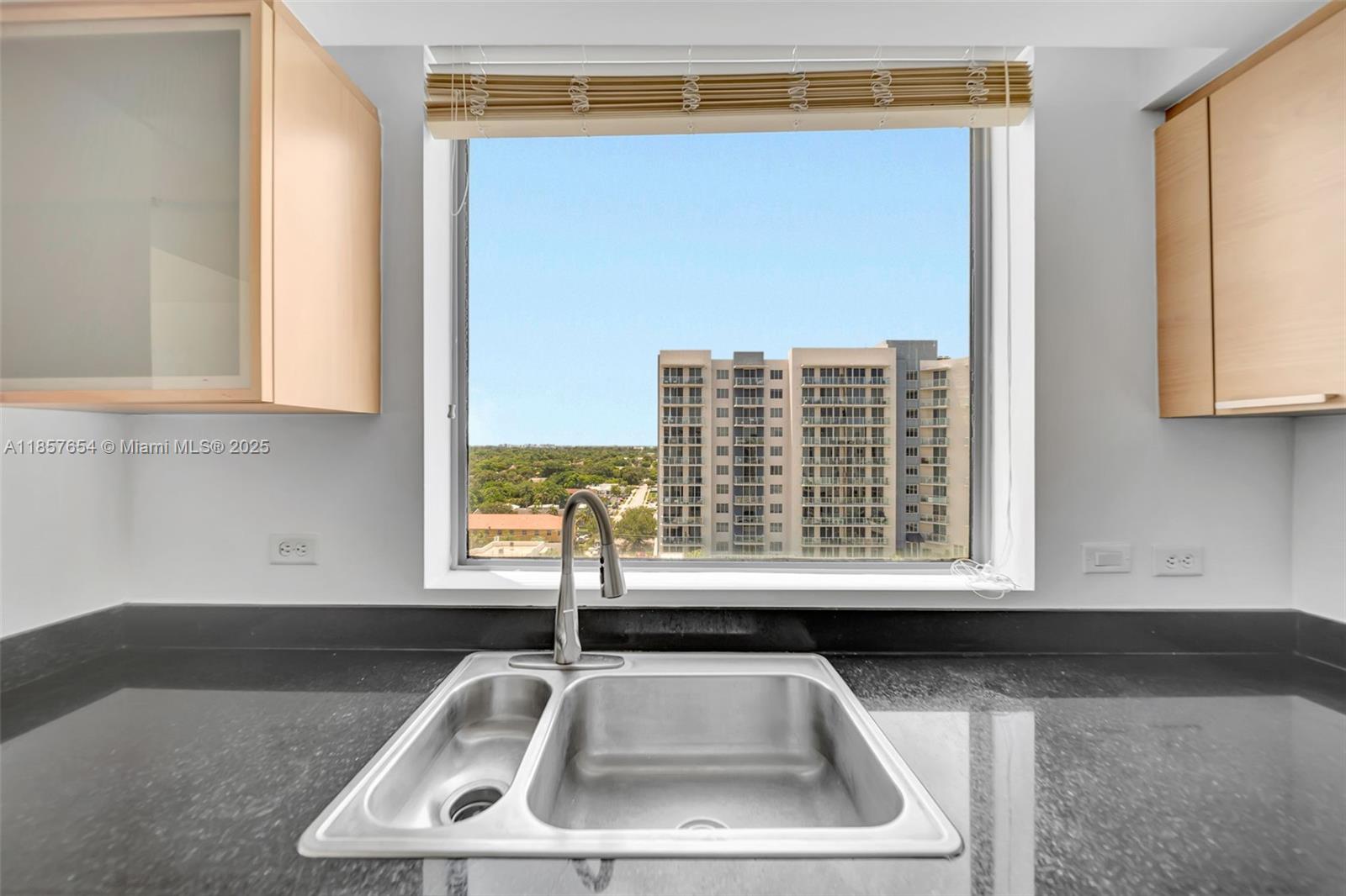 Photo of 140 Dixie Hwy  #1037, Hollywood, Florida, 33020 - 