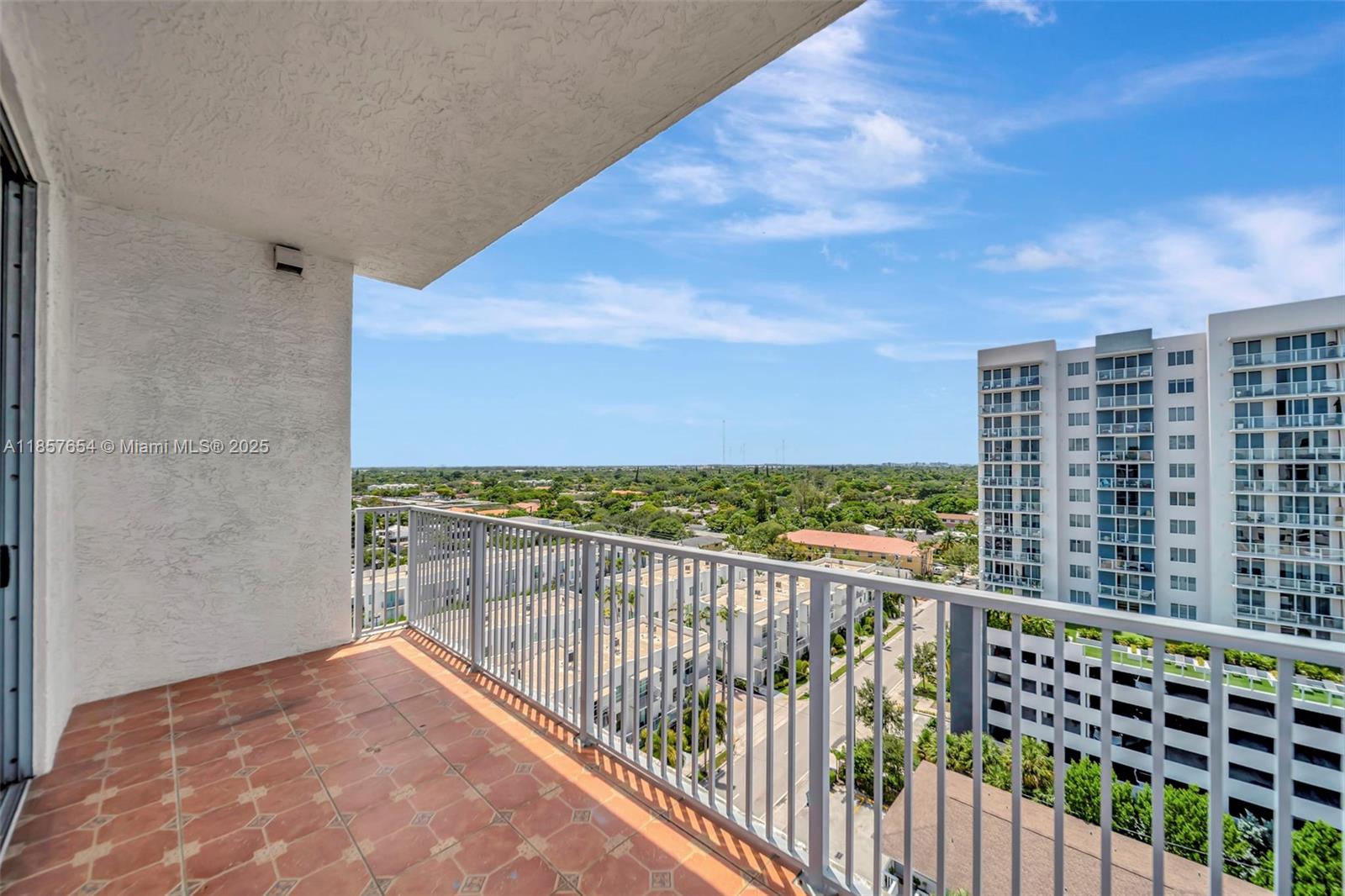 Photo of 140 Dixie Hwy  #1037, Hollywood, Florida, 33020 - 