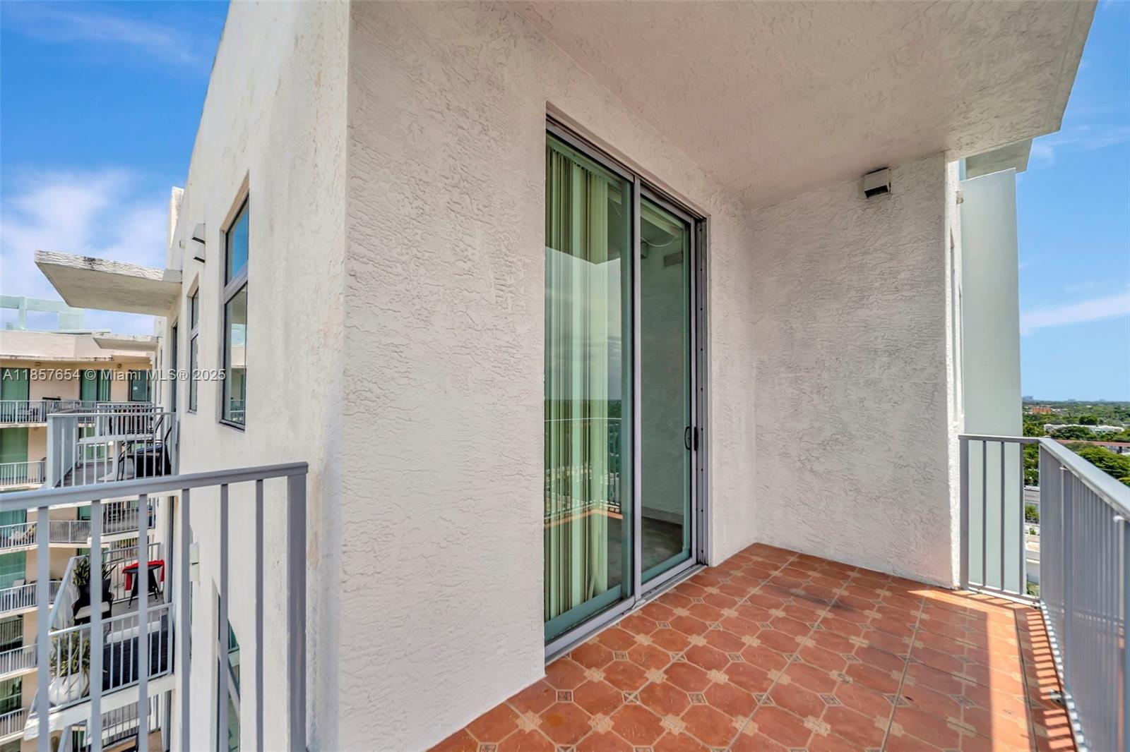 Photo of 140 Dixie Hwy  #1037, Hollywood, Florida, 33020 - 
