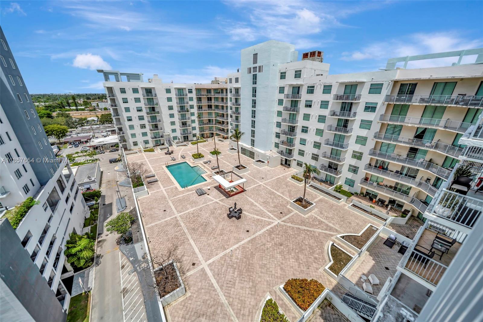Photo of 140 Dixie Hwy  #1037, Hollywood, Florida, 33020 - 