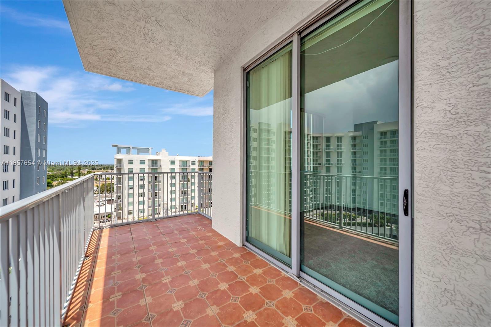 Photo of 140 Dixie Hwy  #1037, Hollywood, Florida, 33020 - 