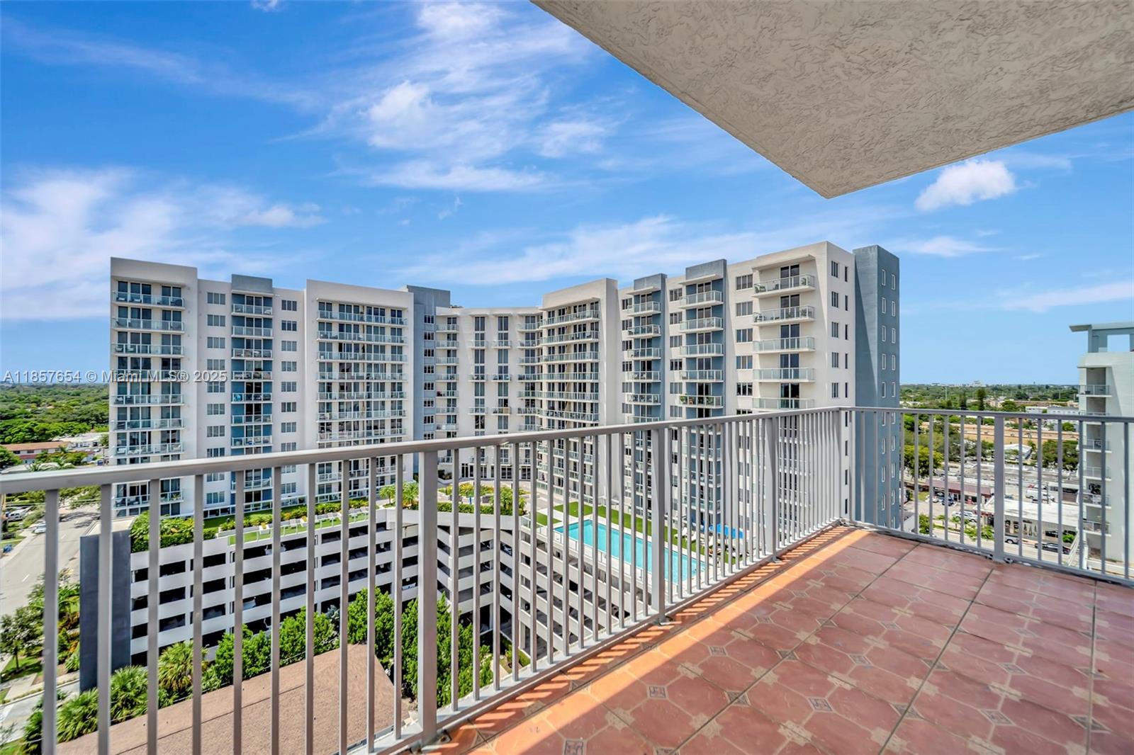 Photo of 140 Dixie Hwy  #1037, Hollywood, Florida, 33020 - 