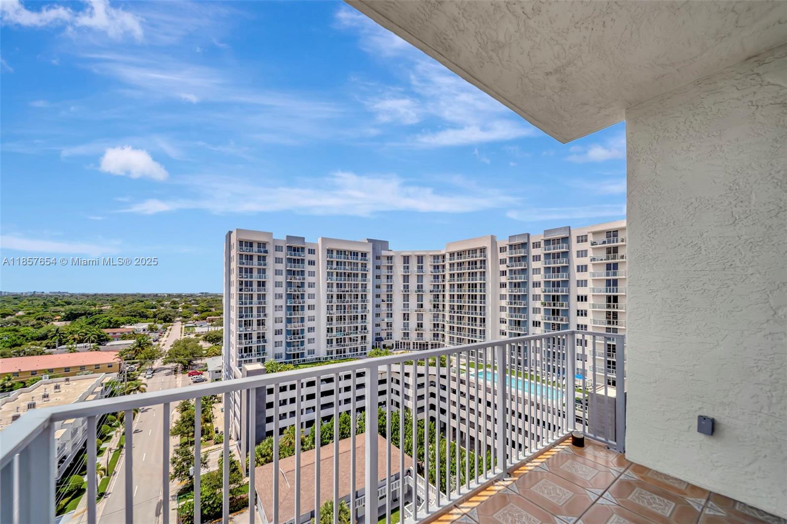 Photo of 140 Dixie Hwy  #1037, Hollywood, Florida, 33020 - 