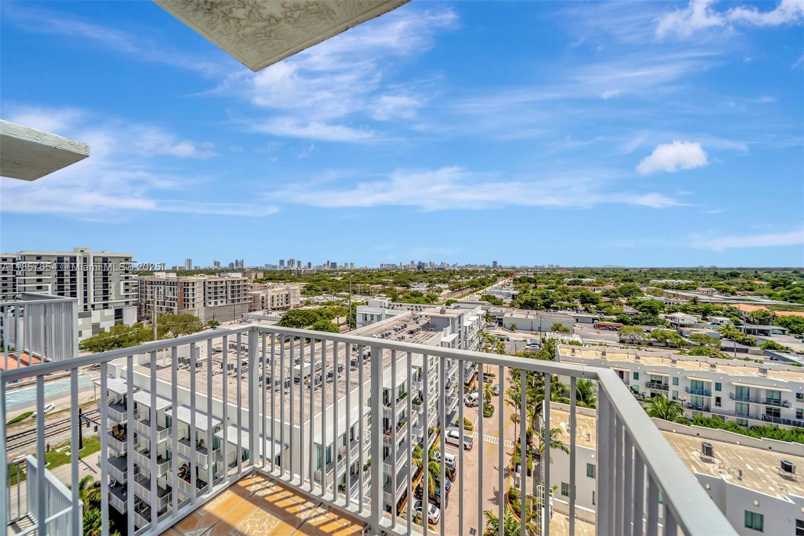 Photo of 140 Dixie Hwy  #1037, Hollywood, Florida, 33020 - 