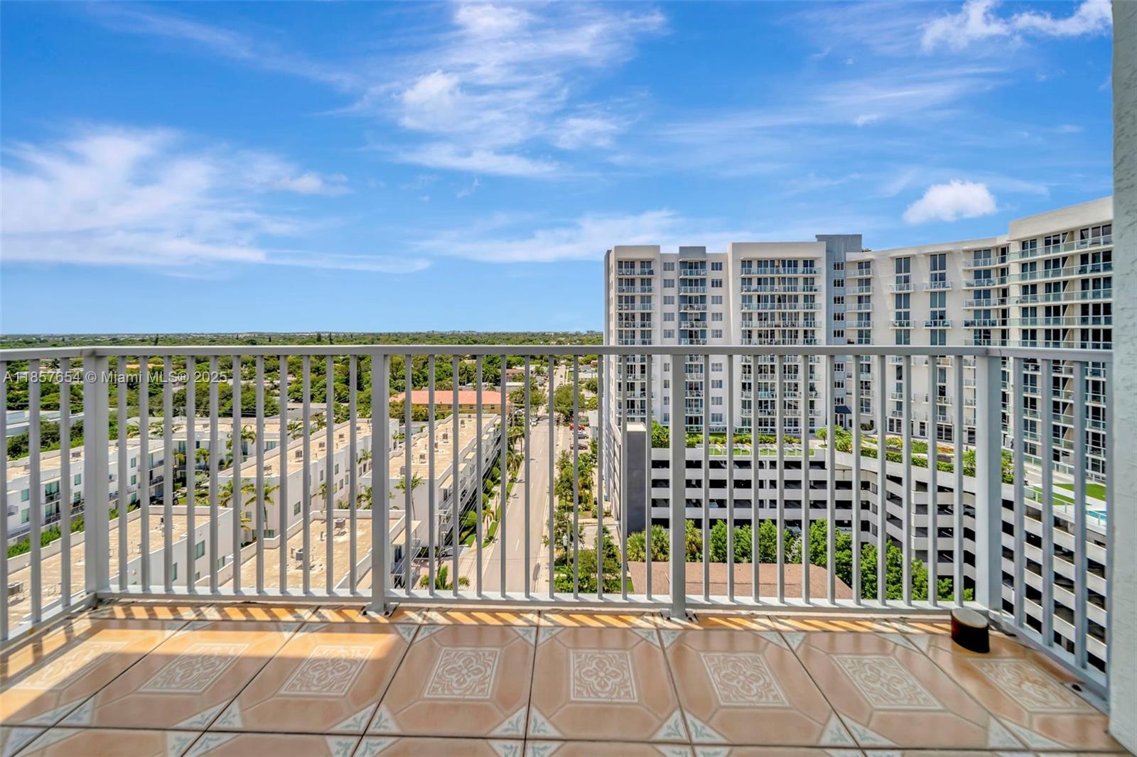 Photo of 140 Dixie Hwy  #1037, Hollywood, Florida, 33020 - 