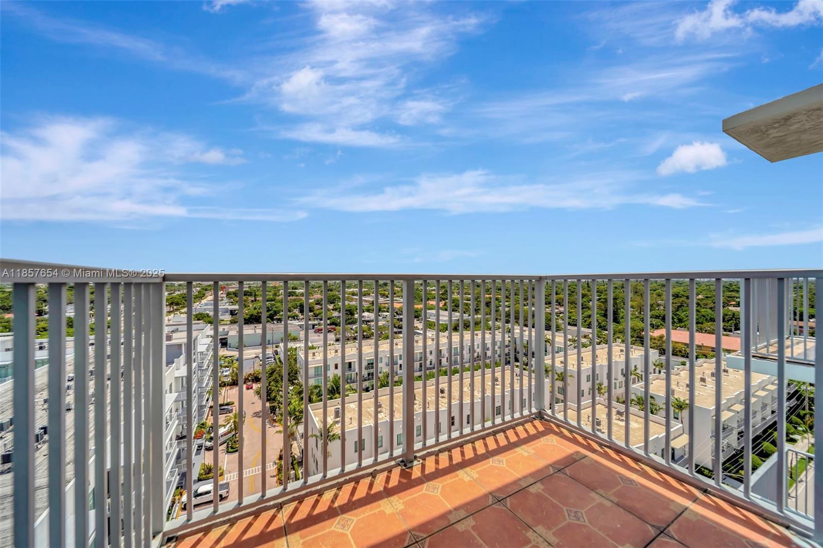 Photo of 140 Dixie Hwy  #1037, Hollywood, Florida, 33020 - 