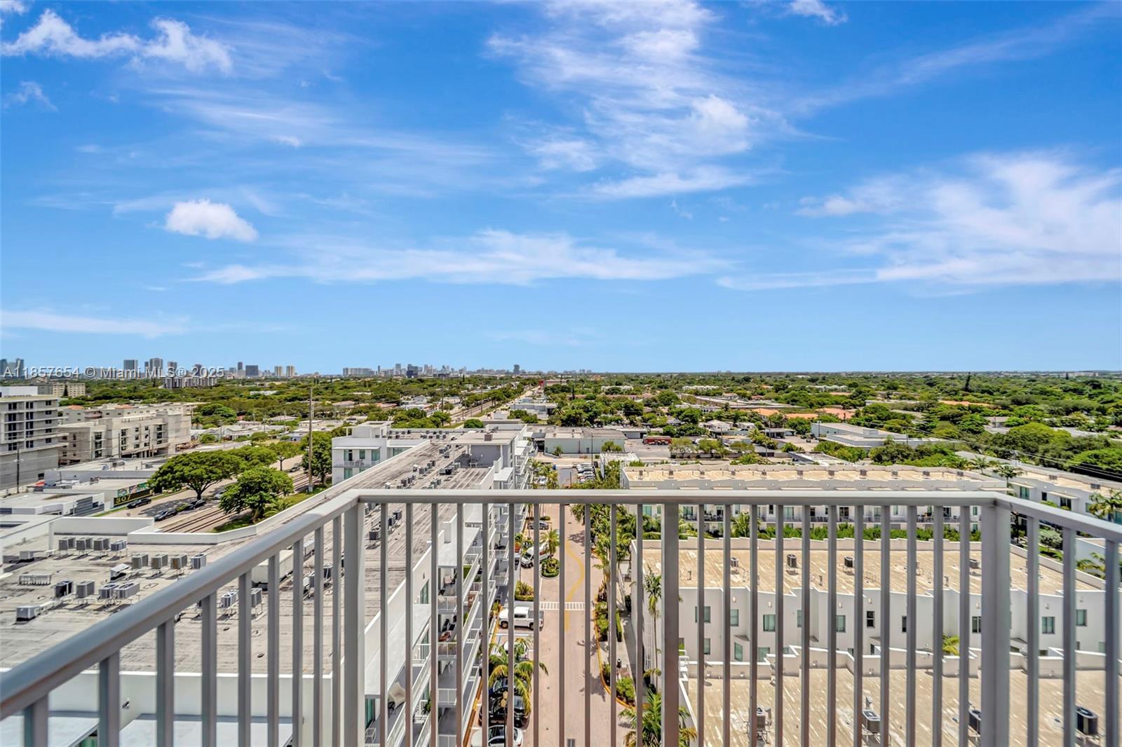 Photo of 140 Dixie Hwy  #1037, Hollywood, Florida, 33020 - 