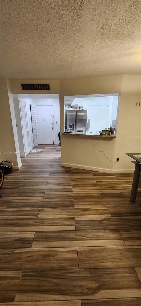 107-2 1 / 1 947 sq. ft. $ 2025-08-12 0 foto