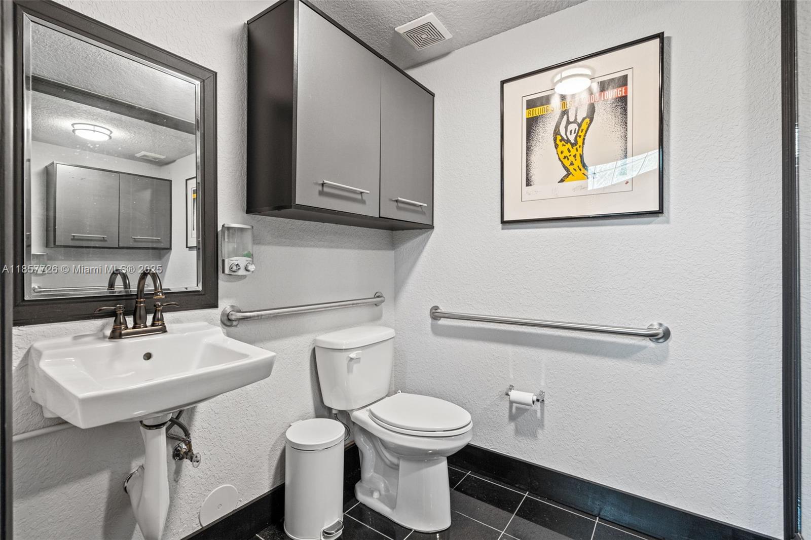 See details 9S / sq. ft. $ 2025-08-12 0 Photo