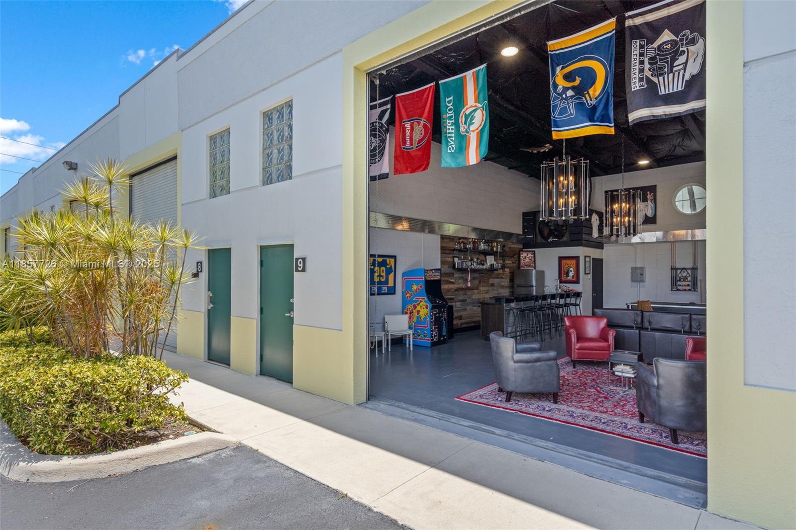 See details 9S / sq. ft. $ 2025-08-12 0 Photo