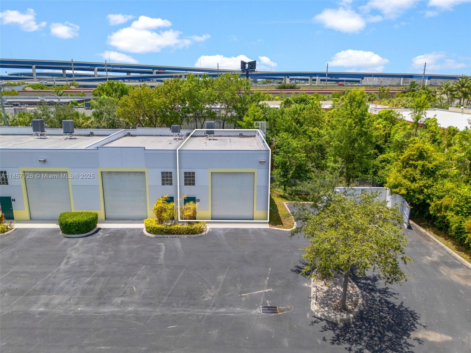 See details 9S / sq. ft. $ 2025-08-12 0 Photo