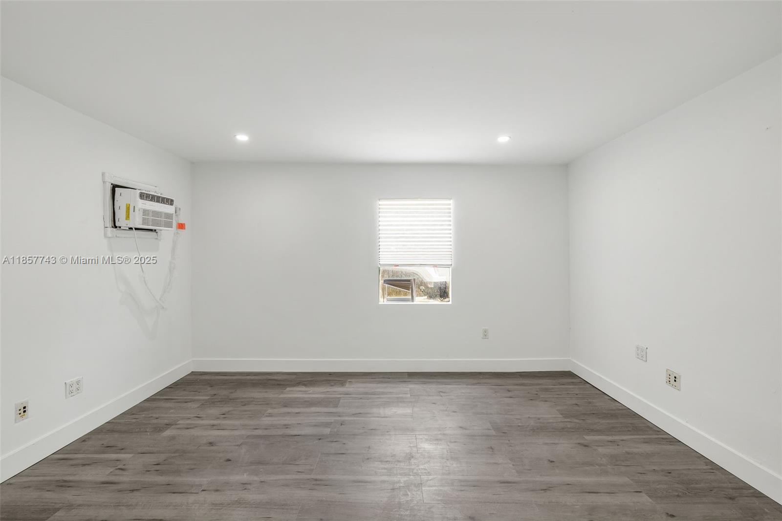   /   sq. ft. $ 2025-08-12 0 Photo