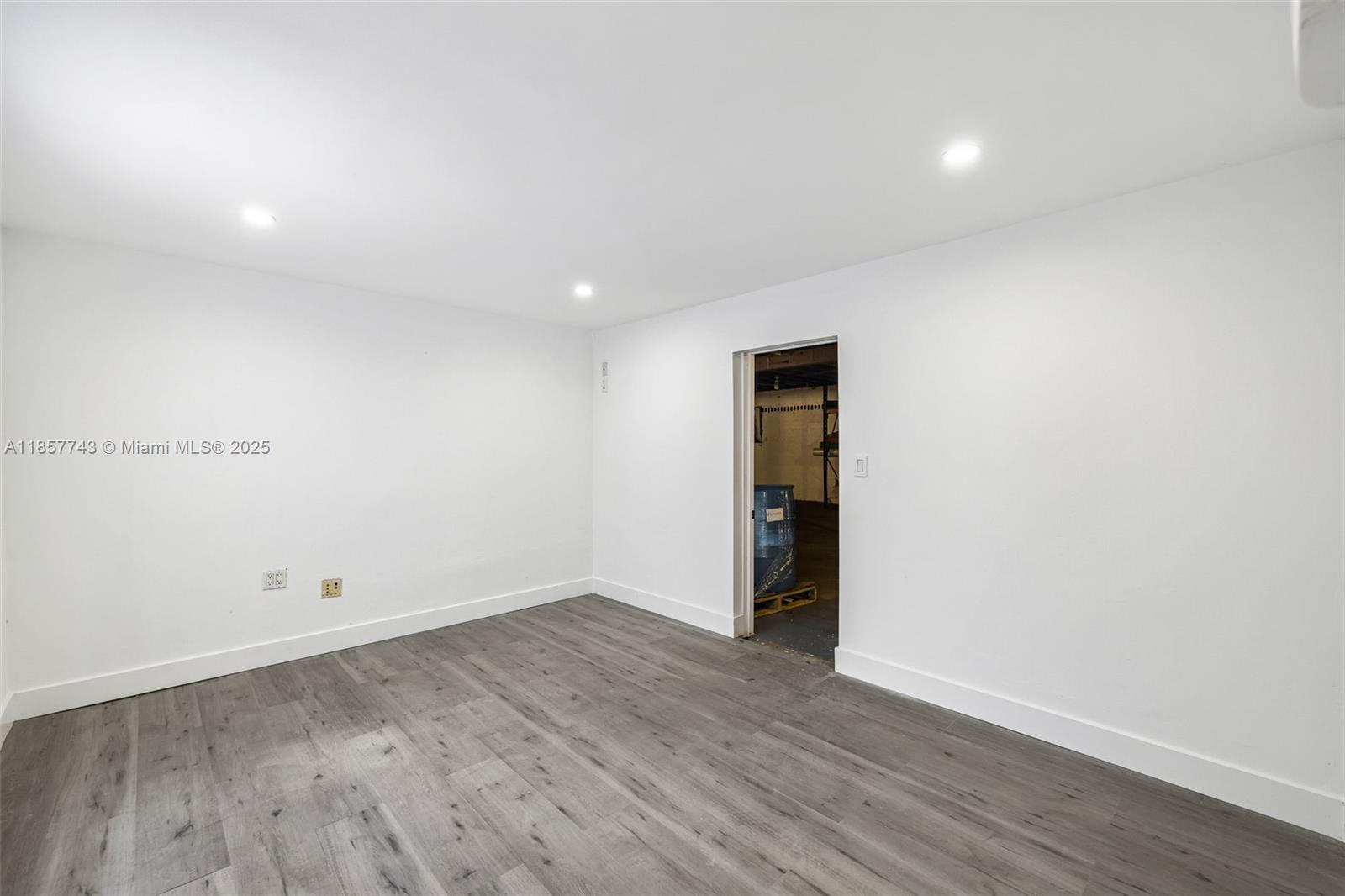   /   sq. ft. $ 2025-08-12 0 Photo