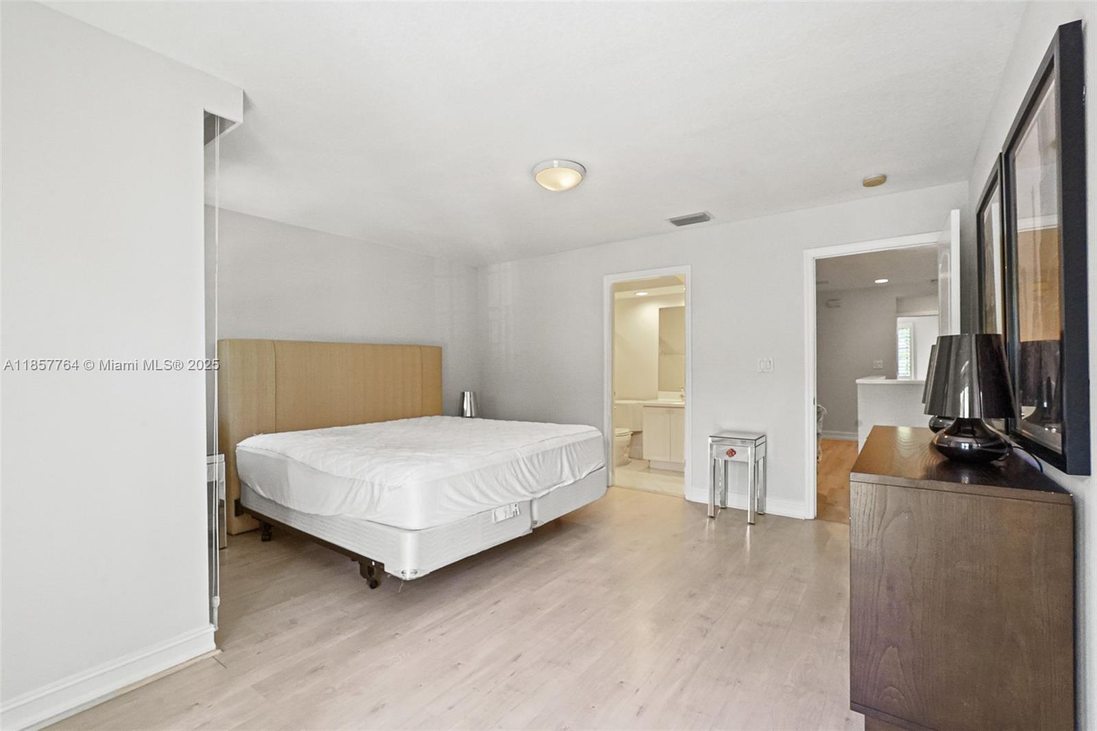 Photo of 3245 207th Ter  (3245), Aventura, Florida, 33180 - 
