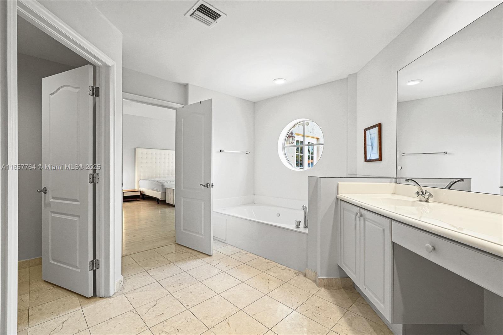 Photo of 3245 207th Ter  (3245), Aventura, Florida, 33180 - 