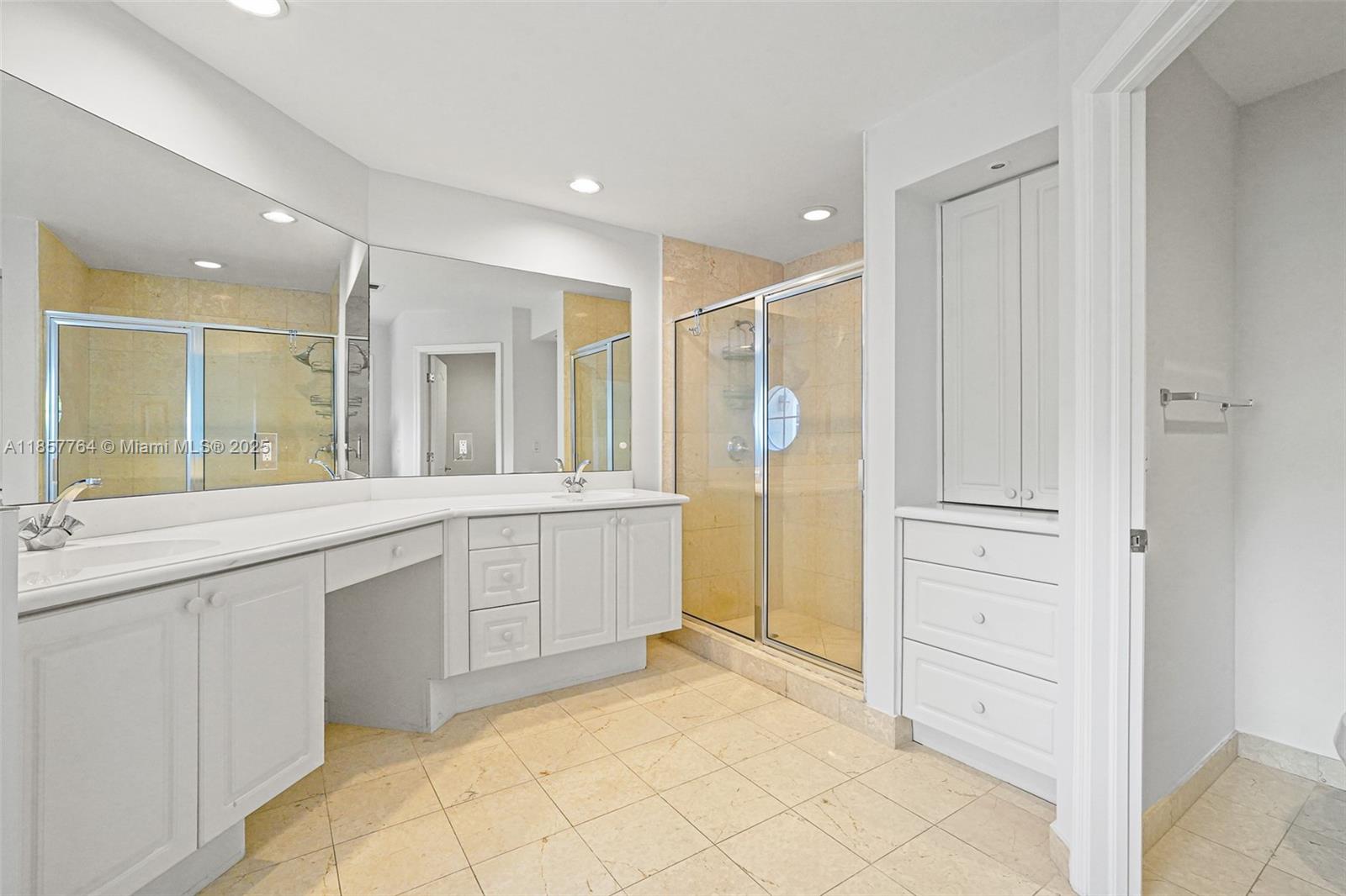 Photo of 3245 207th Ter  (3245), Aventura, Florida, 33180 - 