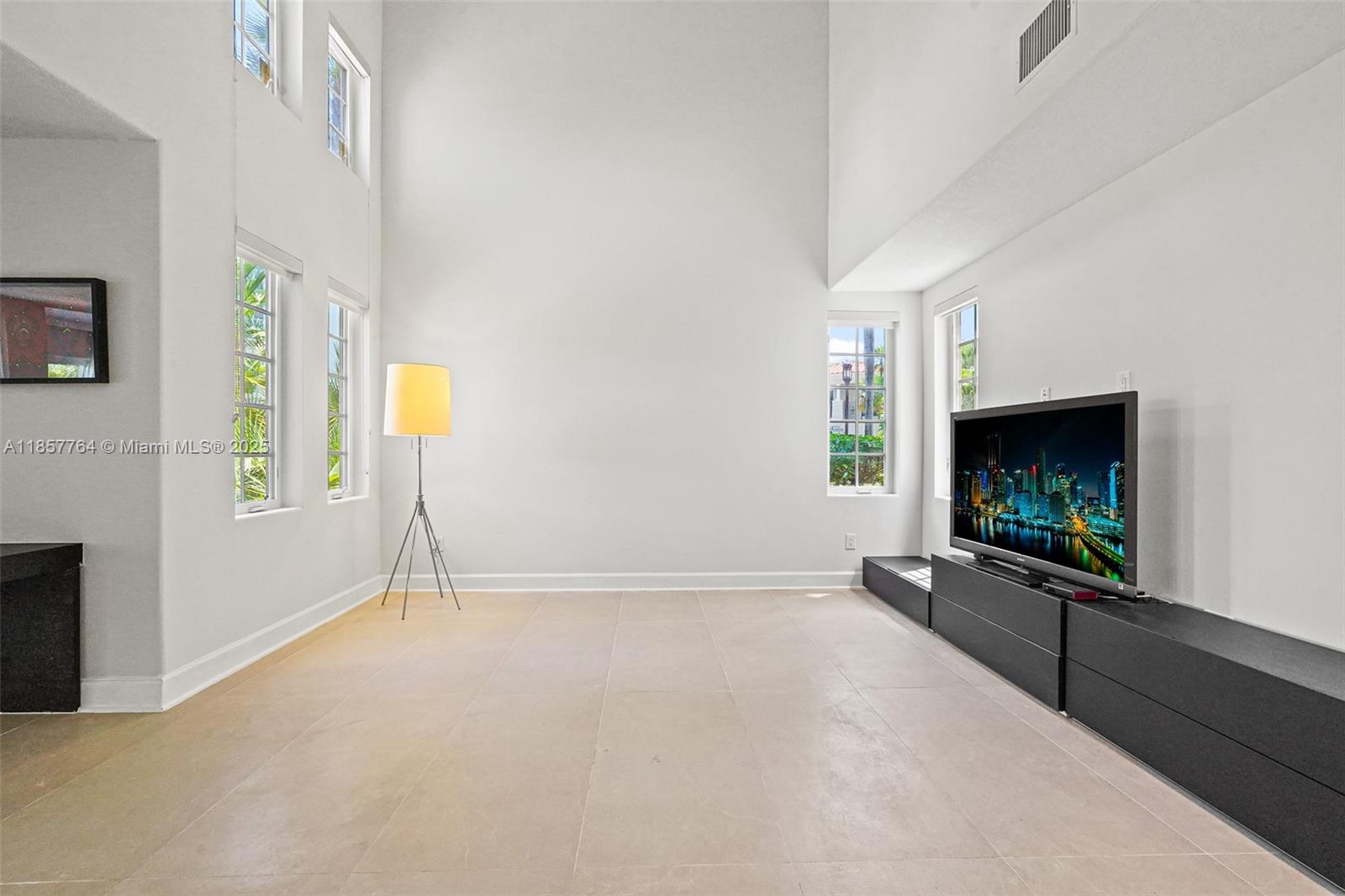 Photo of 3245 207th Ter  (3245), Aventura, Florida, 33180 - 