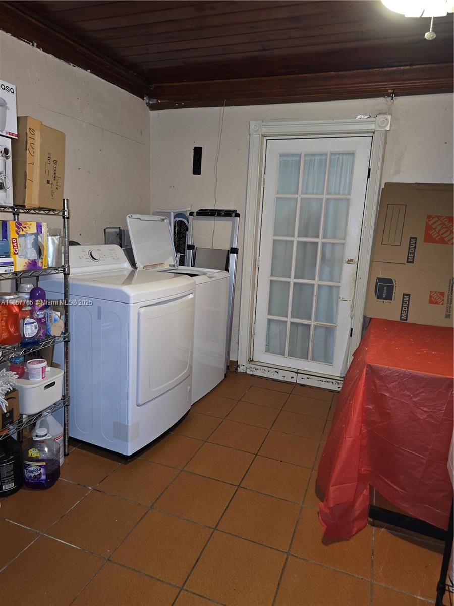  /  2569 sq. ft. $ 2025-08-12 0 Photo