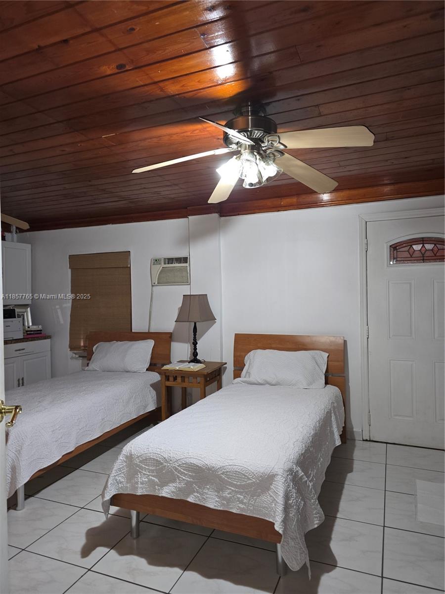   /  2569 sq. ft. $ 2025-08-12 0 Photo