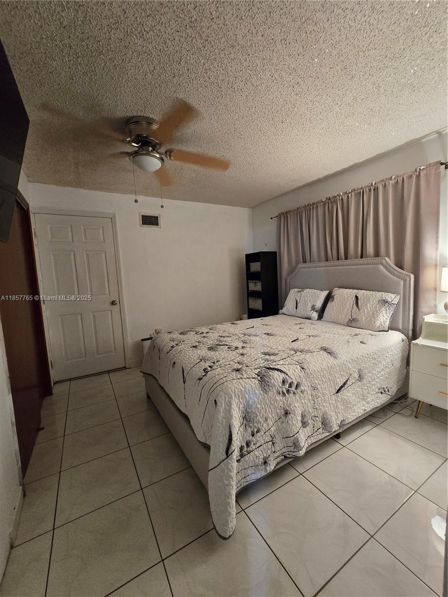   /  2569 sq. ft. $ 2025-08-12 0 Photo