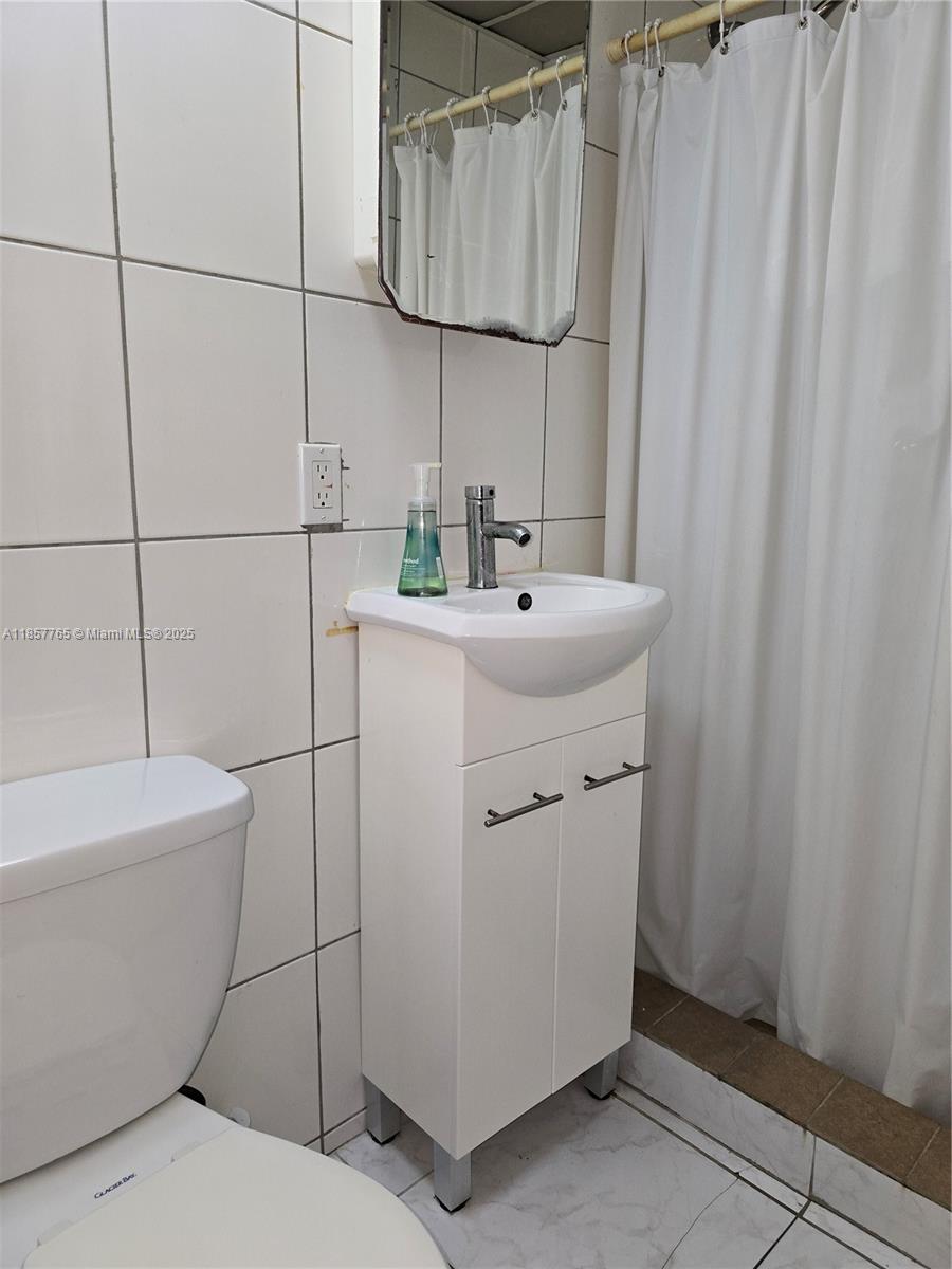   /  2569 sq. ft. $ 2025-08-12 0 Photo