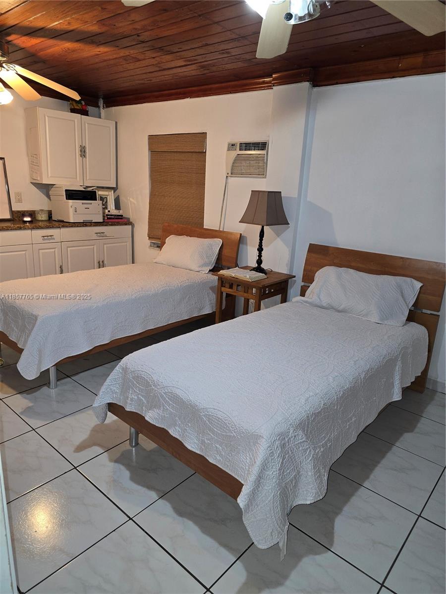   /  2569 sq. ft. $ 2025-08-12 0 Photo