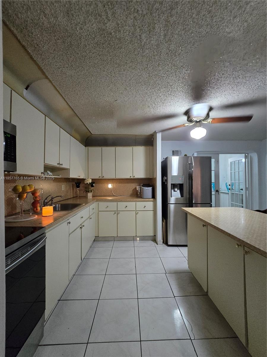   /  2569 sq. ft. $ 2025-08-12 0 Photo