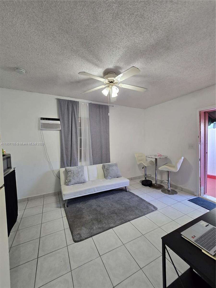  /  2569 sq. ft. $ 2025-08-12 0 Photo