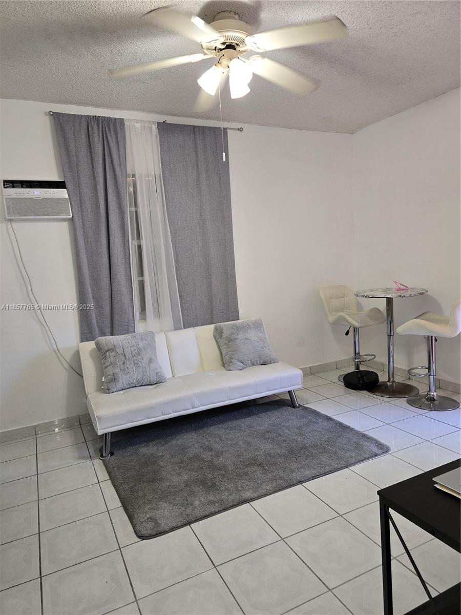   /  2569 sq. ft. $ 2025-08-12 0 Photo