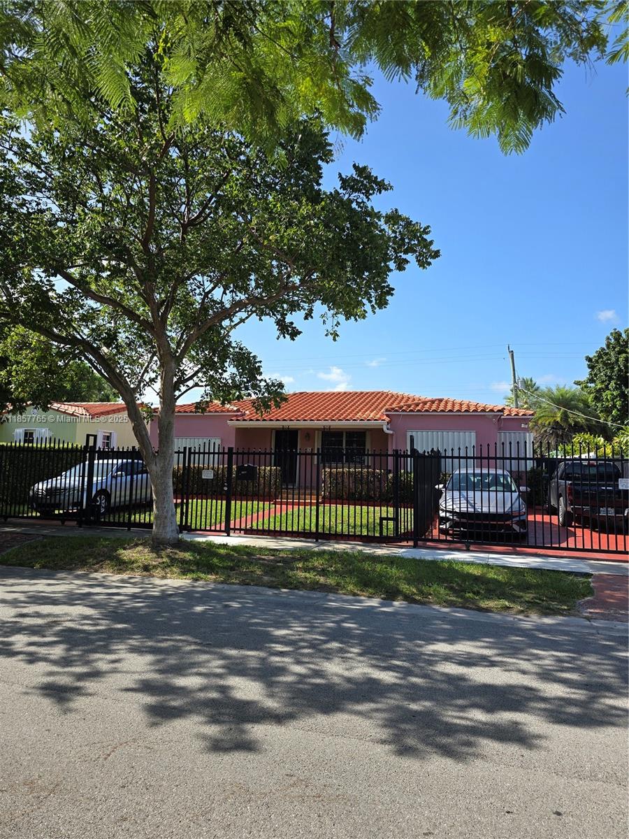   /  2569 sq. ft. $ 2025-08-12 0 Photo