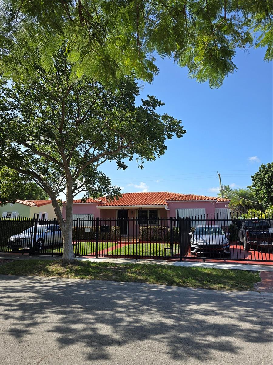   /  2569 sq. ft. $ 2025-08-12 0 Photo