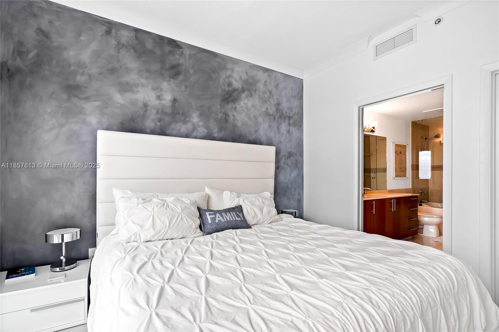 Photo of 1945 Ocean Dr  #1711, Hallandale Beach, Florida, 33009 - 