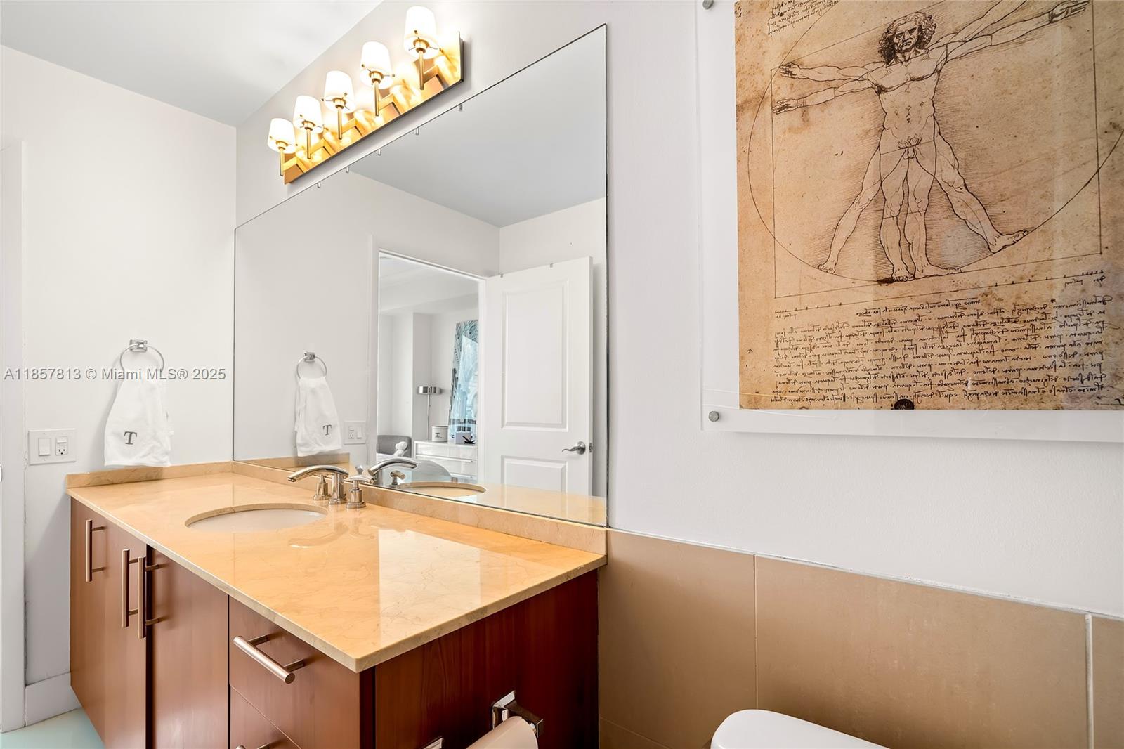 Photo of 1945 Ocean Dr  #1711, Hallandale Beach, Florida, 33009 - 