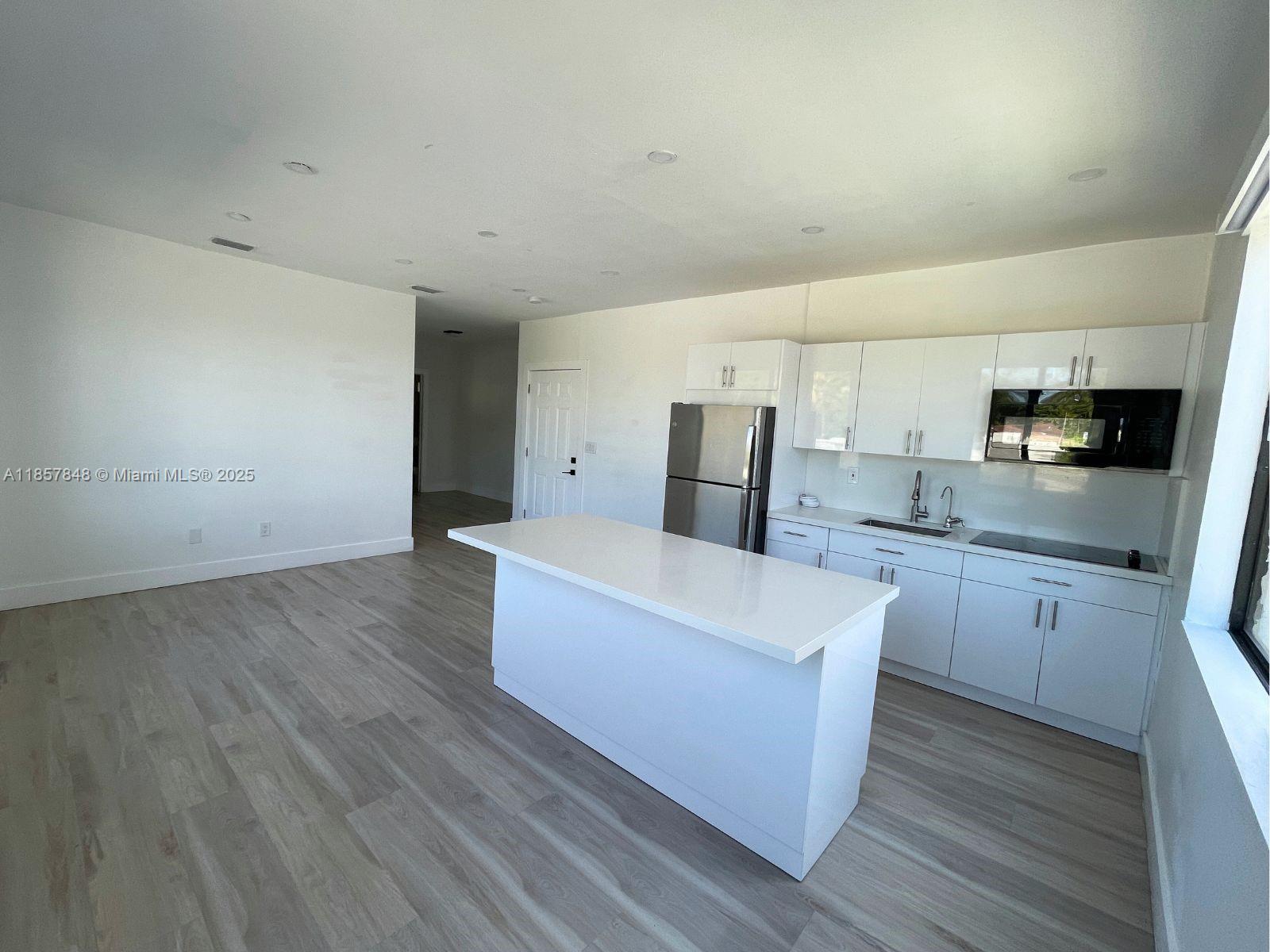   /  3386 sq. ft. $ 2025-08-13 0 Photo