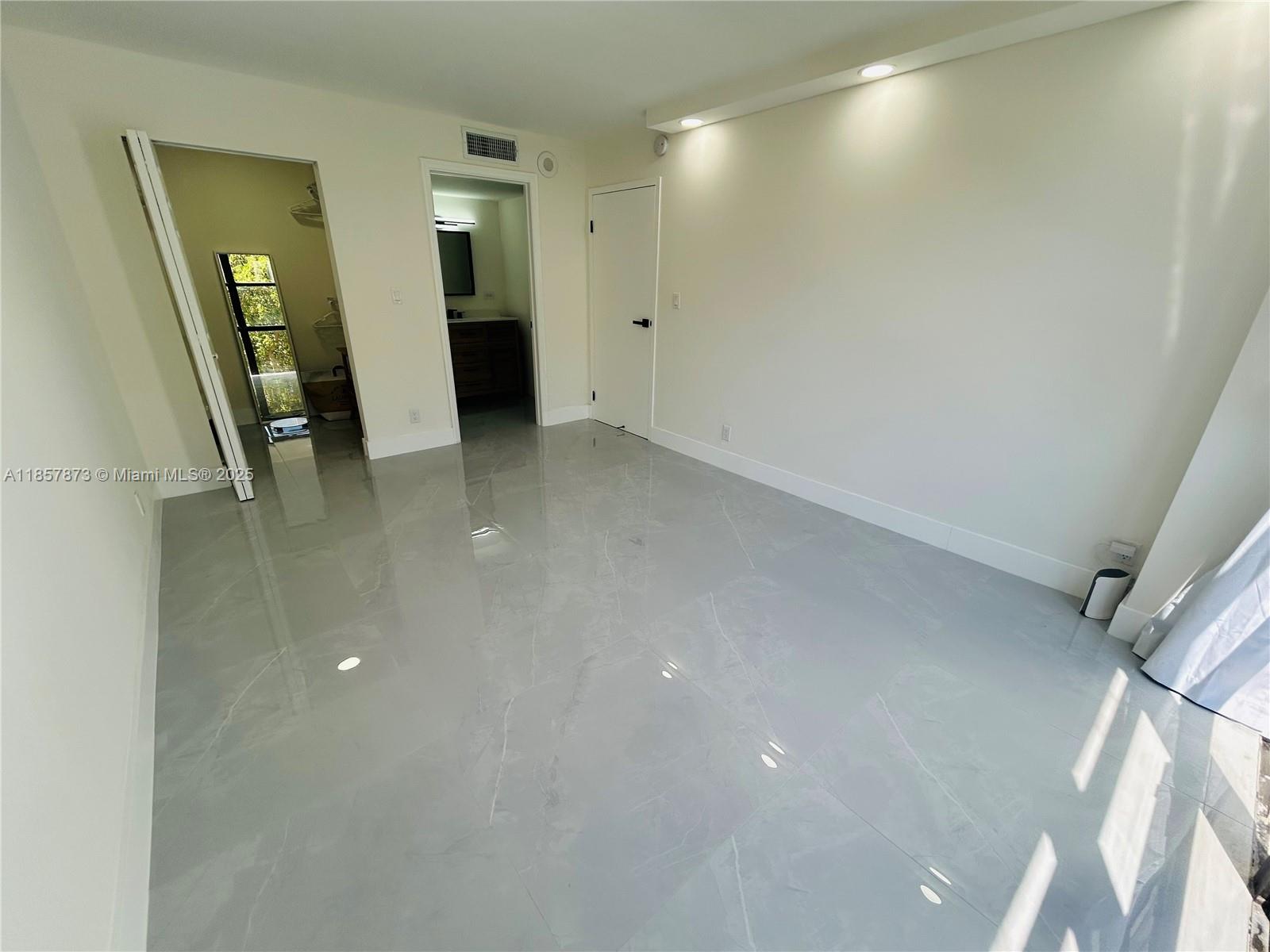 Photo of 17021 Bay Rd  #427-4, Sunny Isles Beach, Florida, 33160 - 