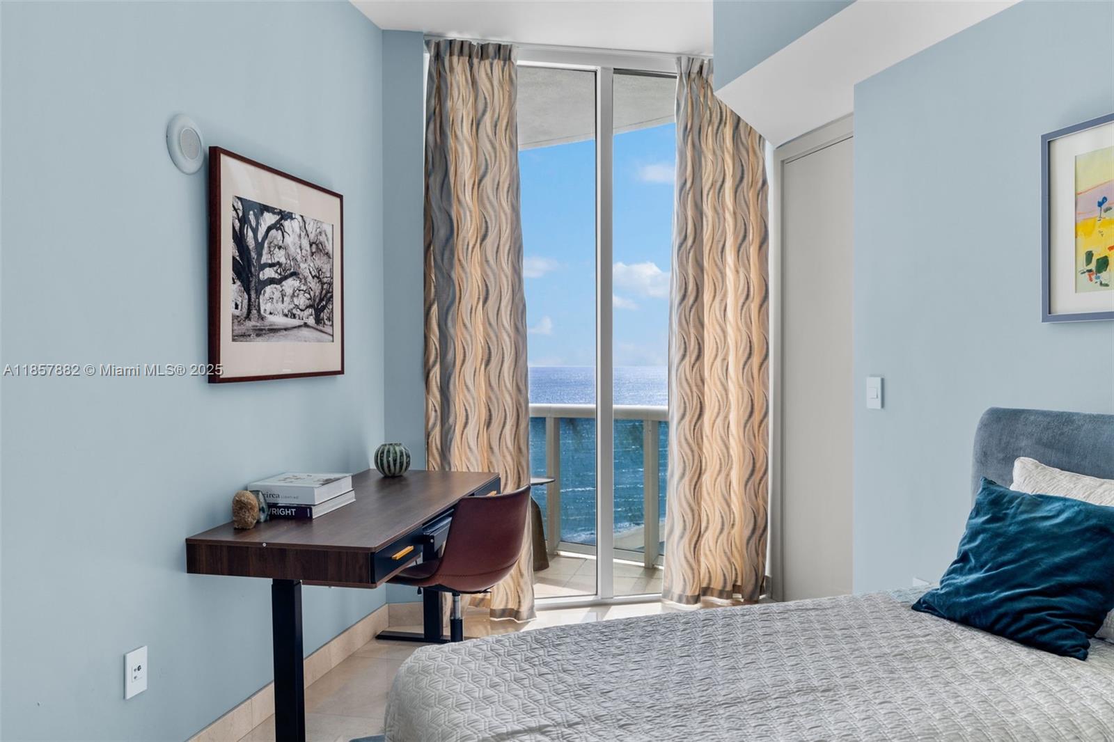 907 3 / 3 2106 sq. ft. $ 2025-08-13 0 foto