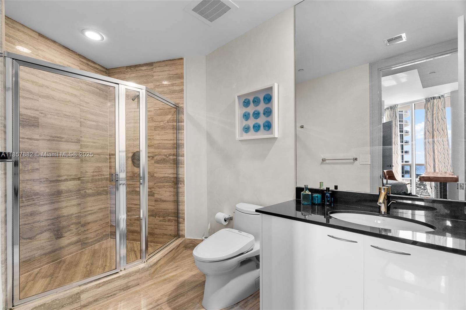 907 3 / 3 2106 sq. ft. $ 2025-08-13 0 foto