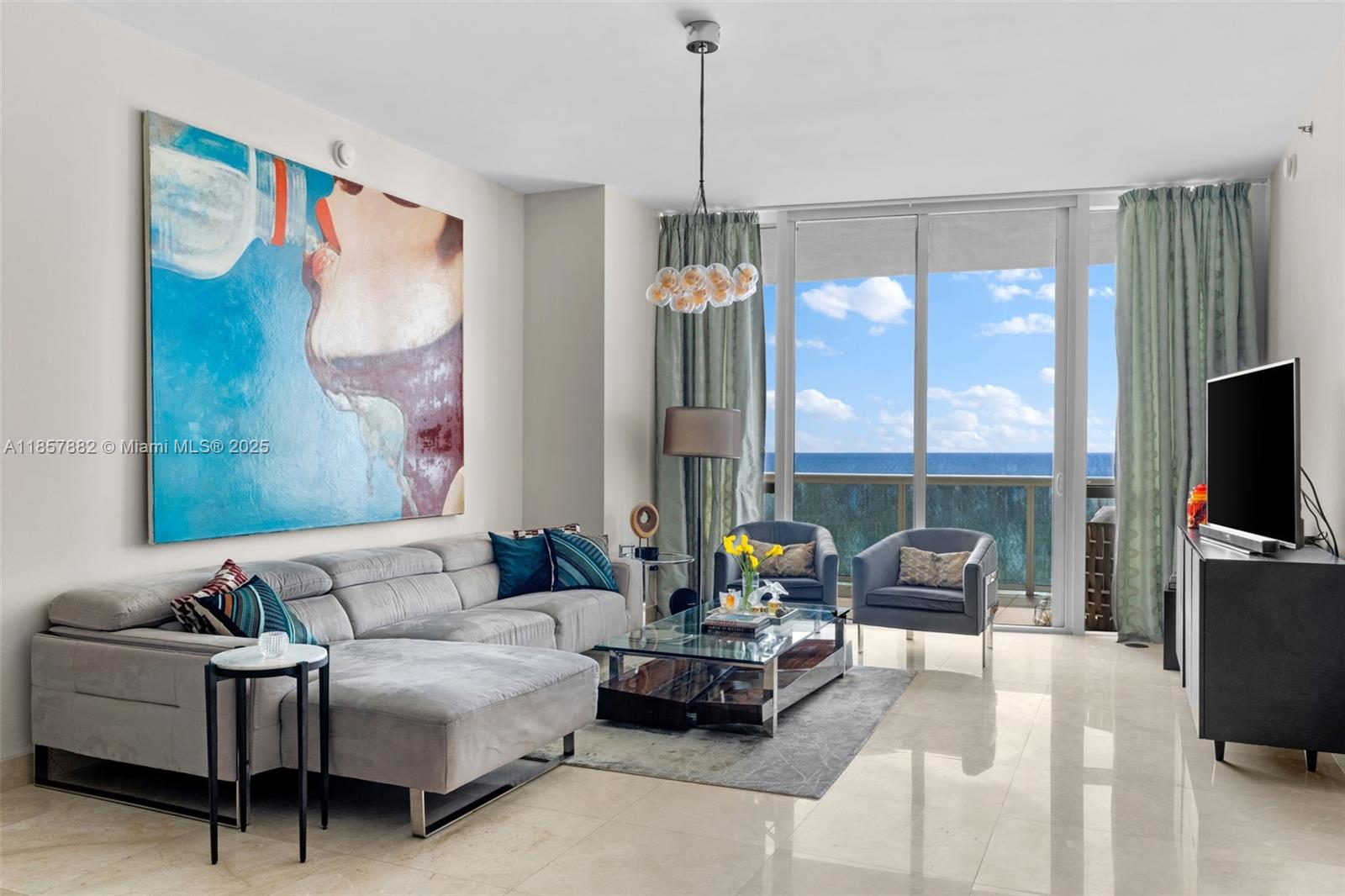 907 3 / 3 2106 sq. ft. $ 2025-08-13 0 foto